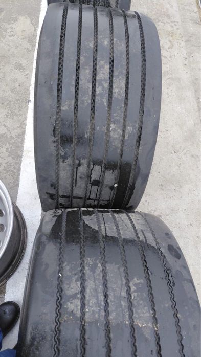 Колеса з дисками на полупріцеп