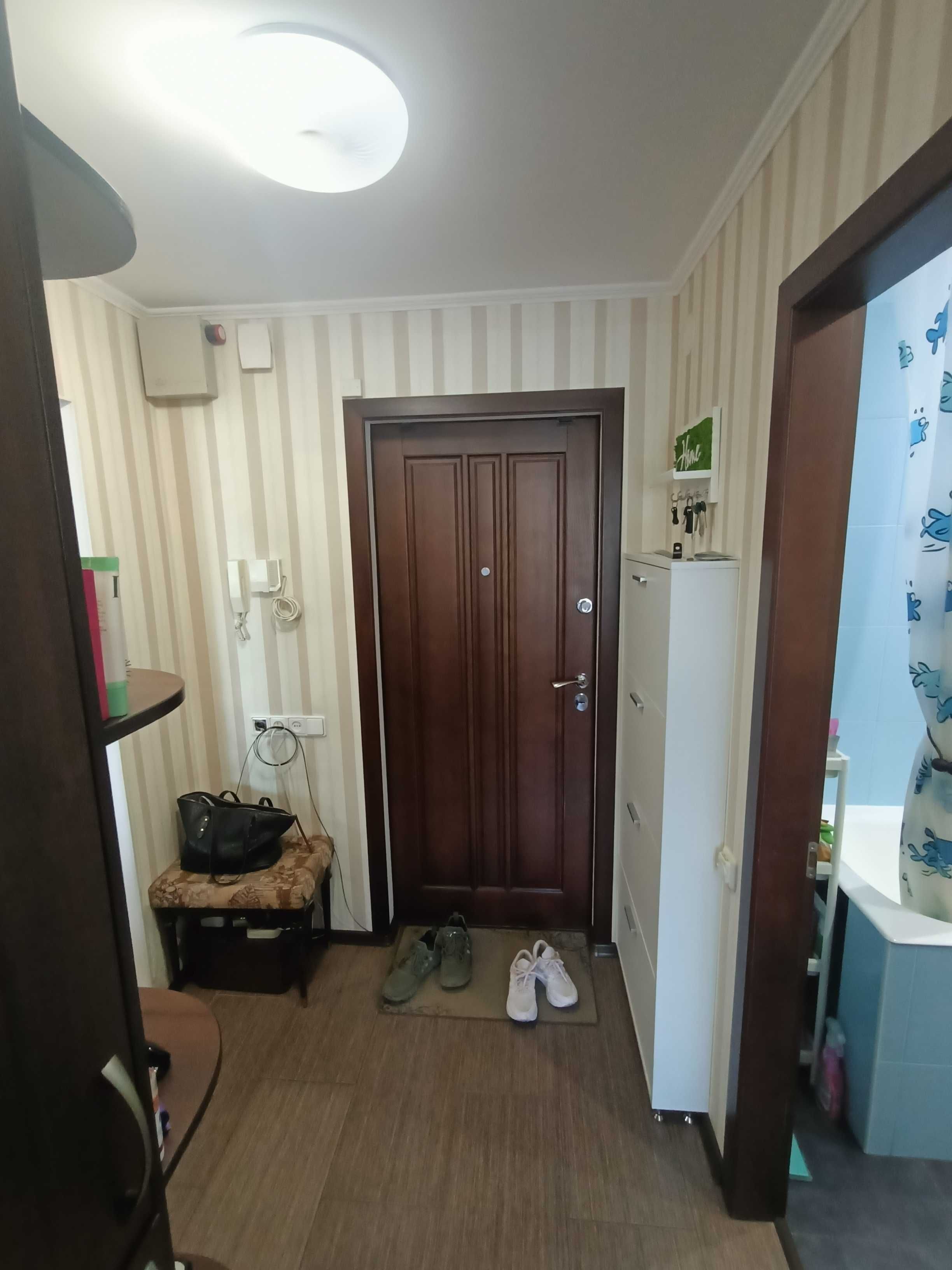 Продається простора квартира Космос