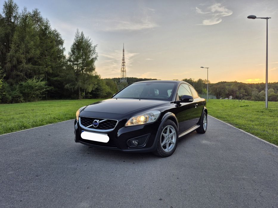 Sprzedam Volvo C30 1.6 D2 115 KM – oszczędne i zadbane.