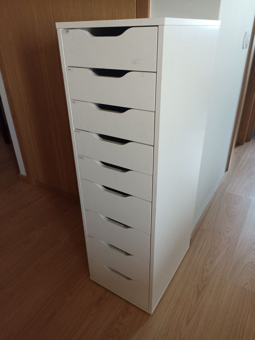 Móvel gavetas IKEA modelo Alex.