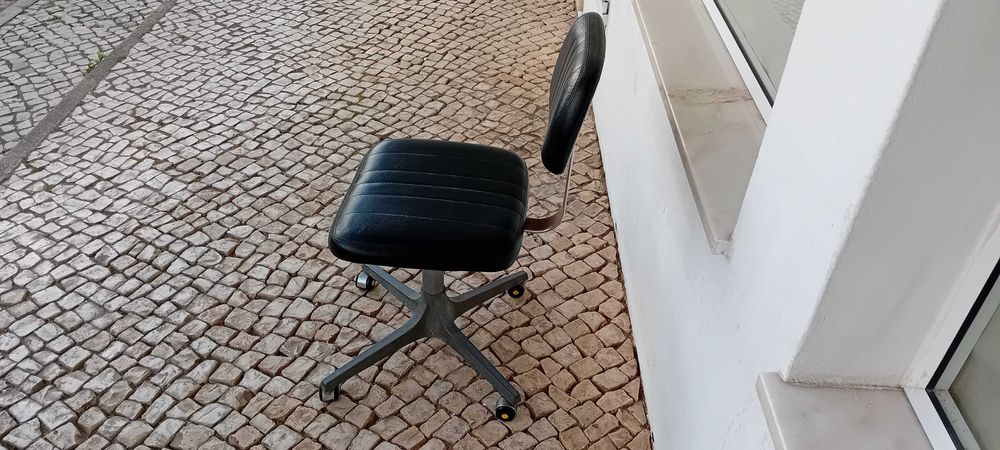Cadeira Vintage de escritório rotativa da marca Handy