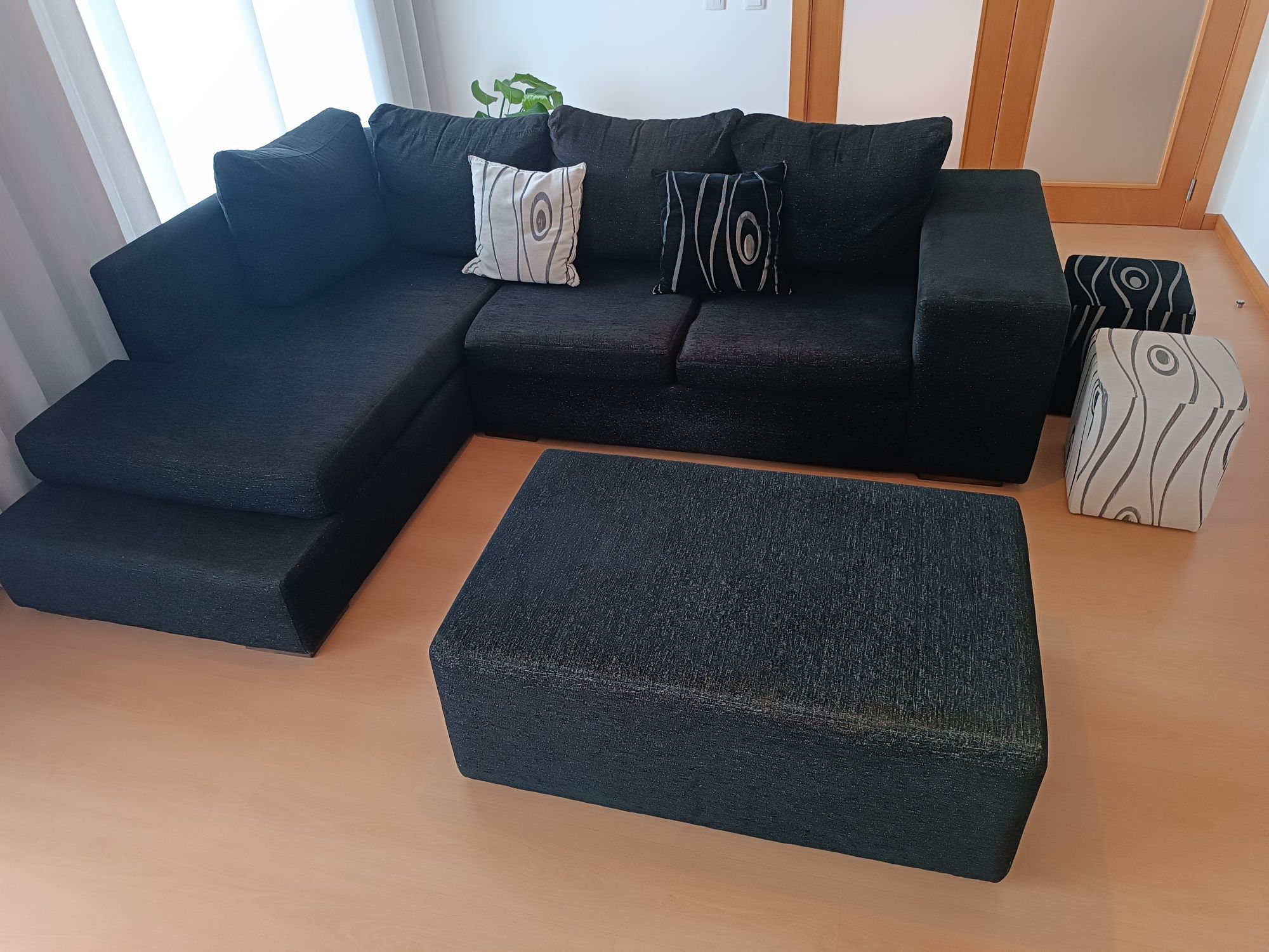 Sofá com bancos e chaise longue