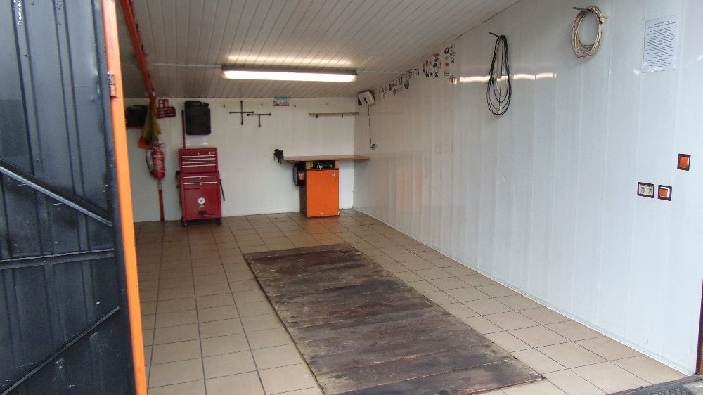 Warsztat samoobsługowy na godziny garaż z kanałem dla majsterkowicza