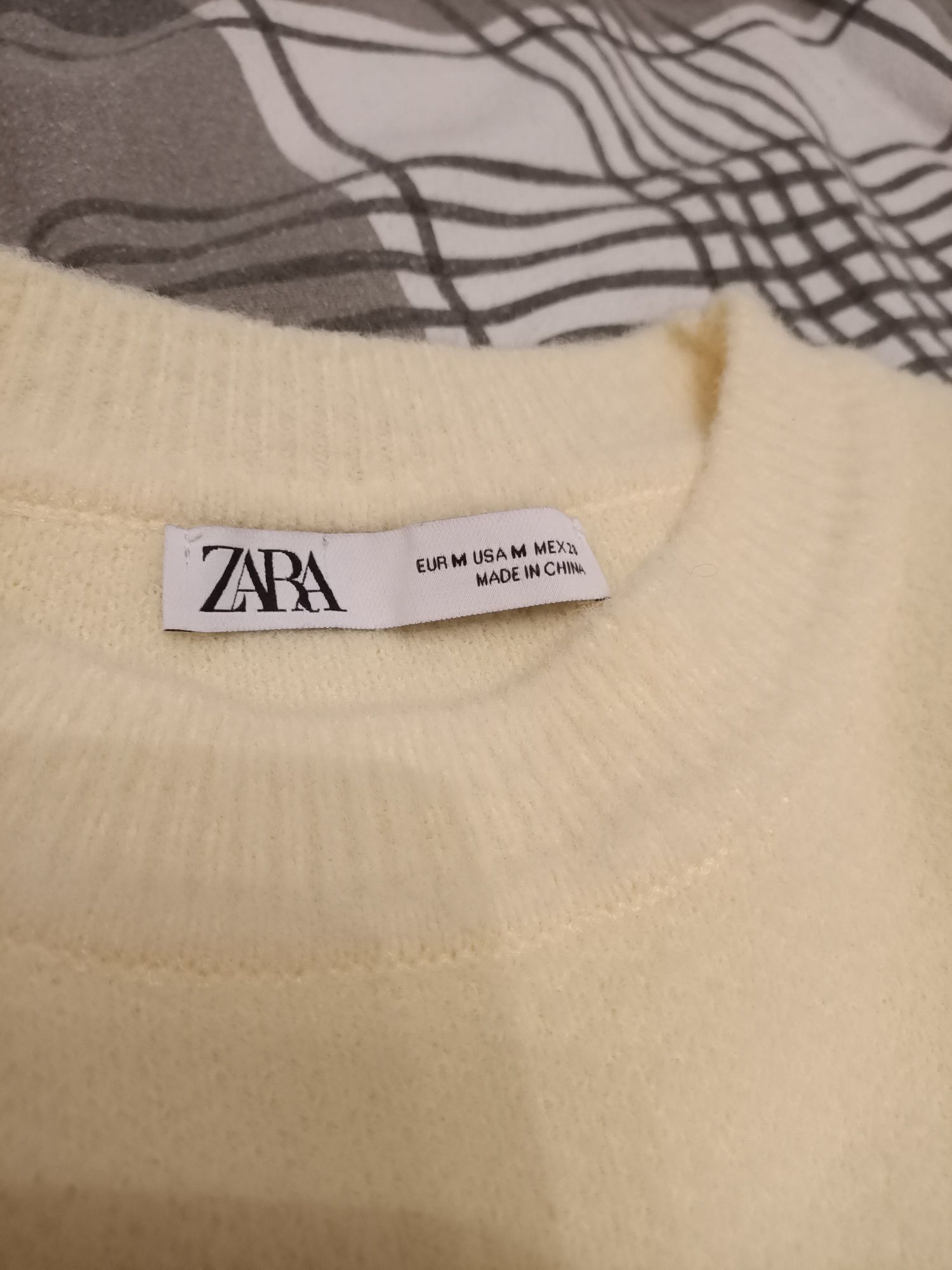 Sweter krótki r. M
