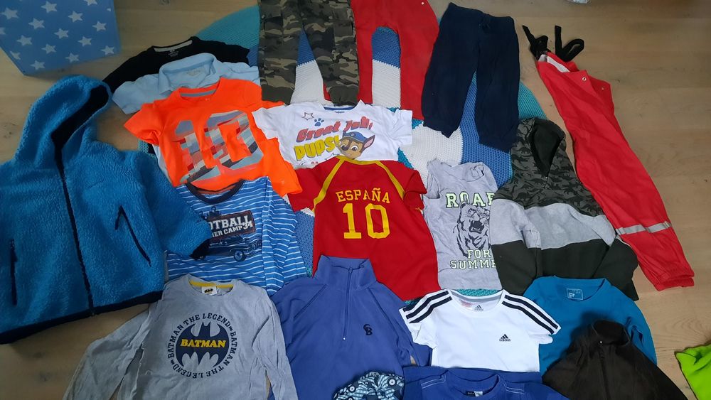 Pakka ubrań markowych r.110 chłopiec,Adidas, Molo, Batman, zestaw