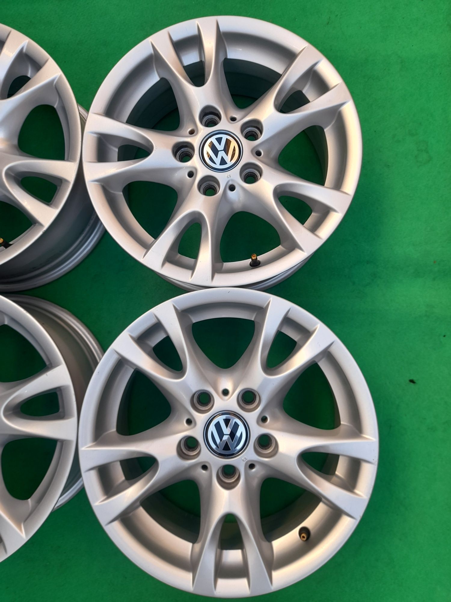 4 jantes 16 5x120 VW Transporter Amarok Opel Vivaro Renault Trafic