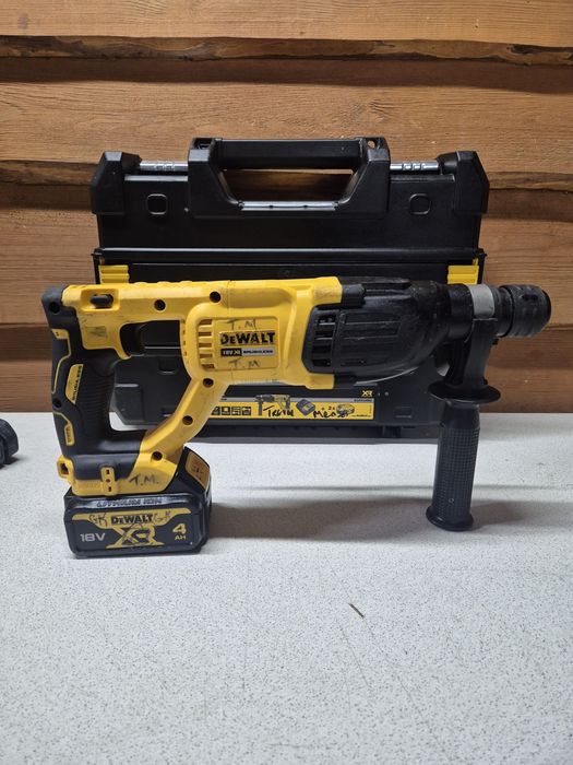 DeWalt Młotowiertarka SDS Zestaw DCH033