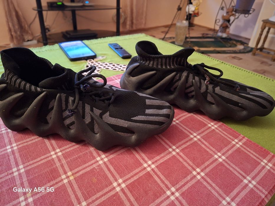 Кросівки літні  чоловічі 42,5 розмір нові Італія літні