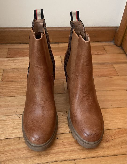 Bota Cano Curto marrom