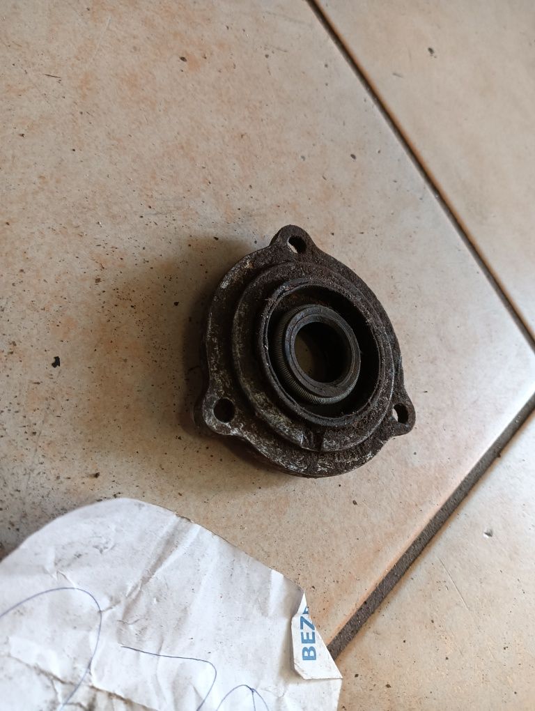 CZ 355 jawa obudowa simmeringu uszczelniacza oryginał