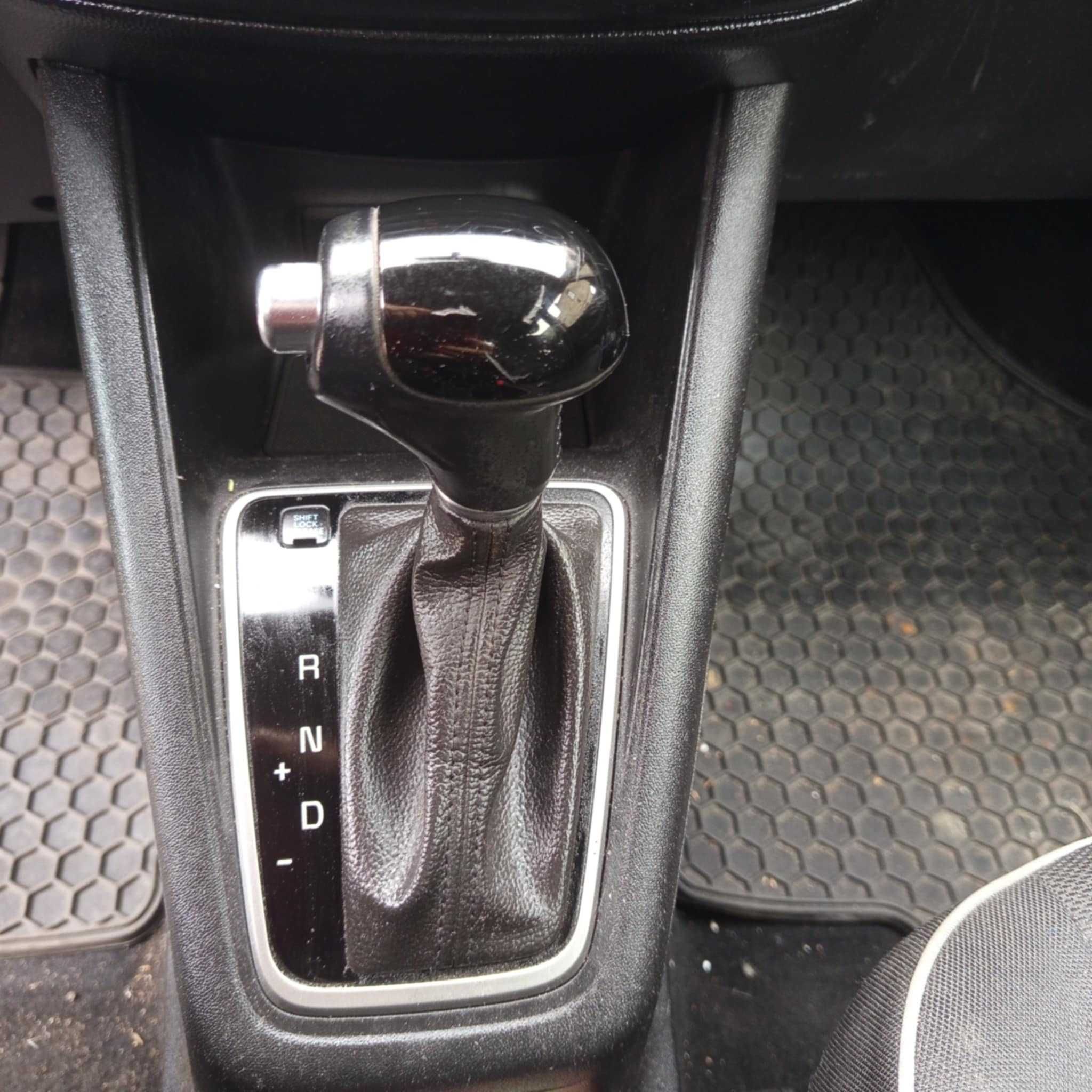 KIA VENGA 2018 automat