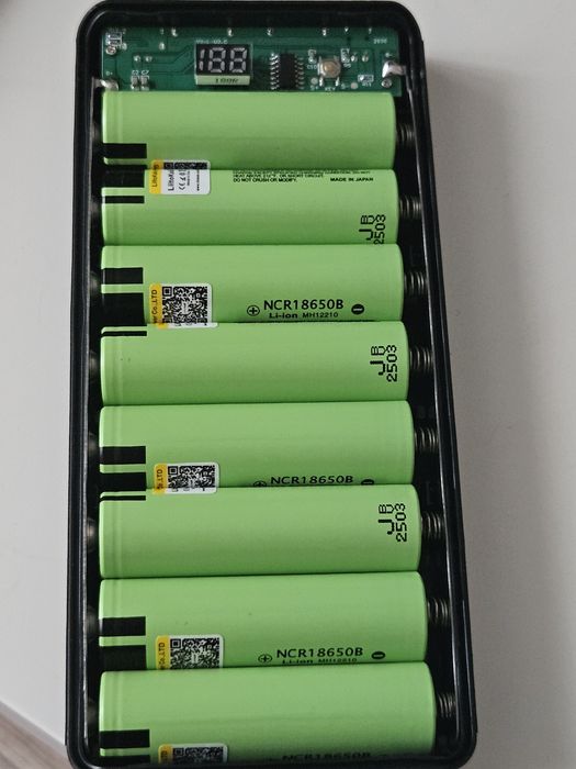 Повербанк  на 27200 mAh.