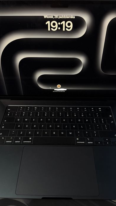 Apple Macbook Air 15,3” (2024) M3 | 16GB RAM | 512GB SSD | Północ