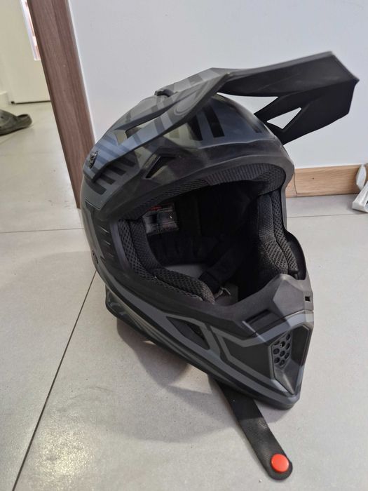 kask motocrosowy Raven V325