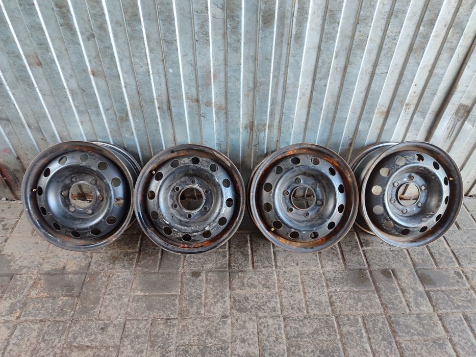 Тиски металеві r16 hyundai 6 139.7