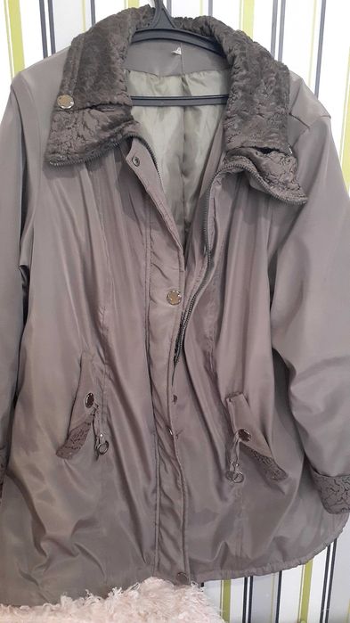 Куртка осіння 64розміру