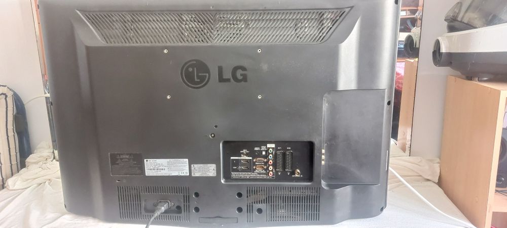 TV LG 82cm ler descrição