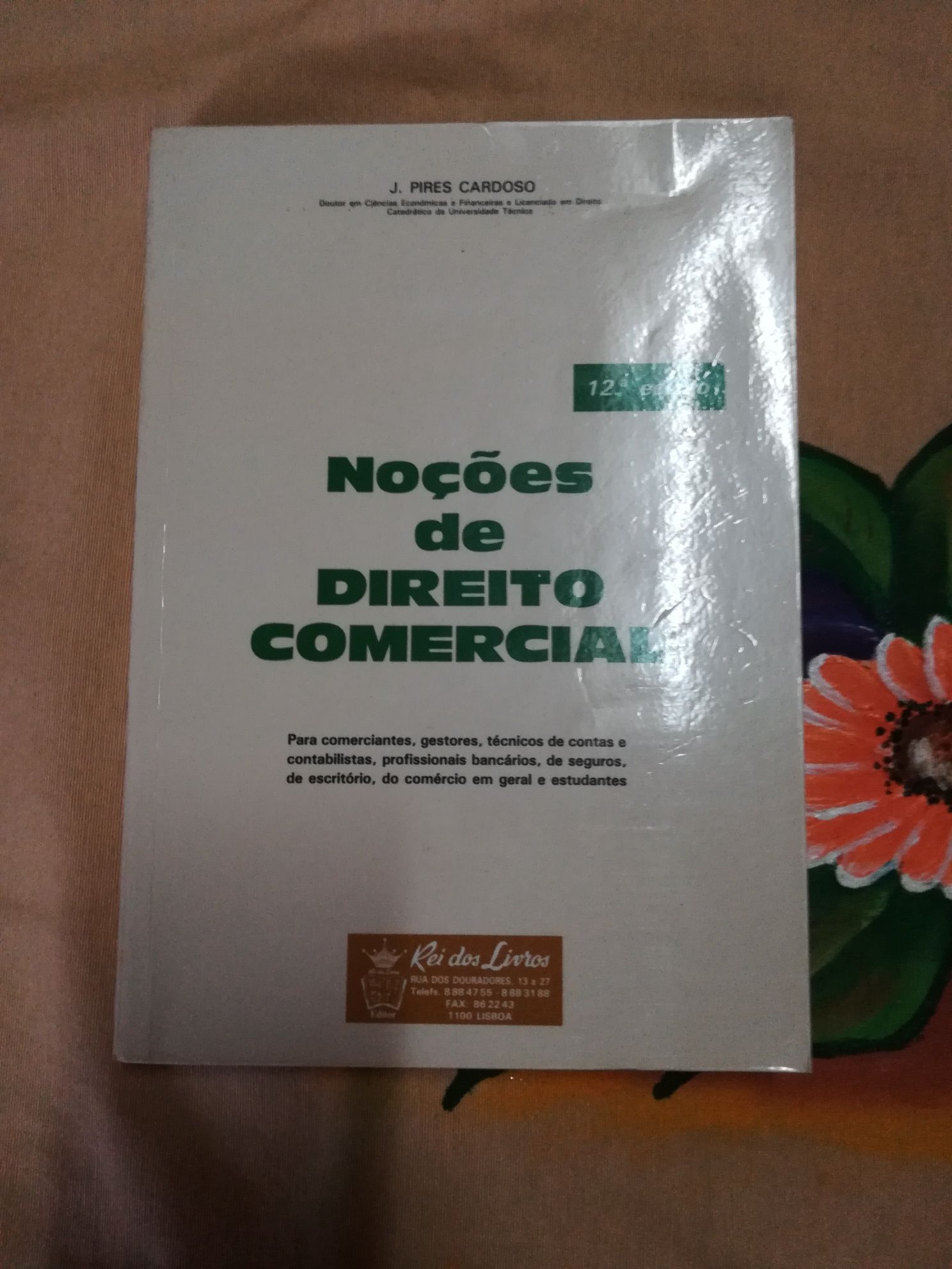 Vendo Livro de Direito Comercial