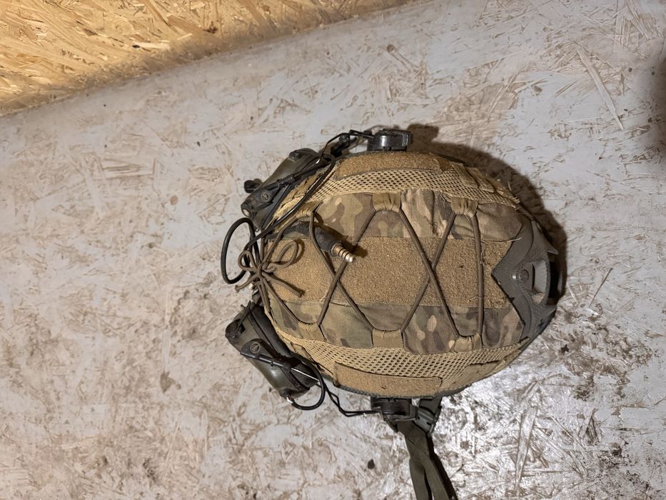 Каска со всем обмундированием