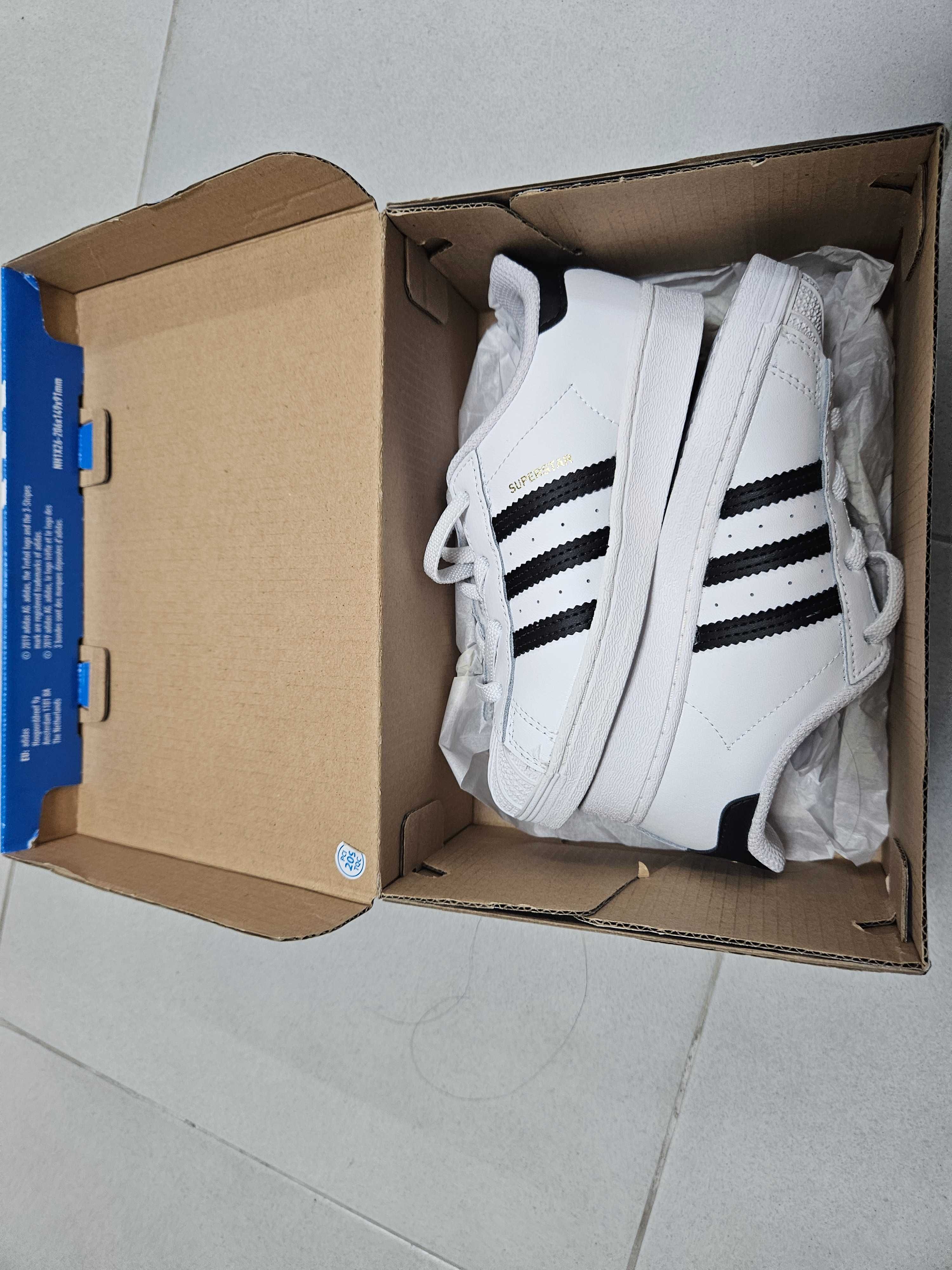 Adidas Superstar Branco e Preto - 26 1/2 - 9k