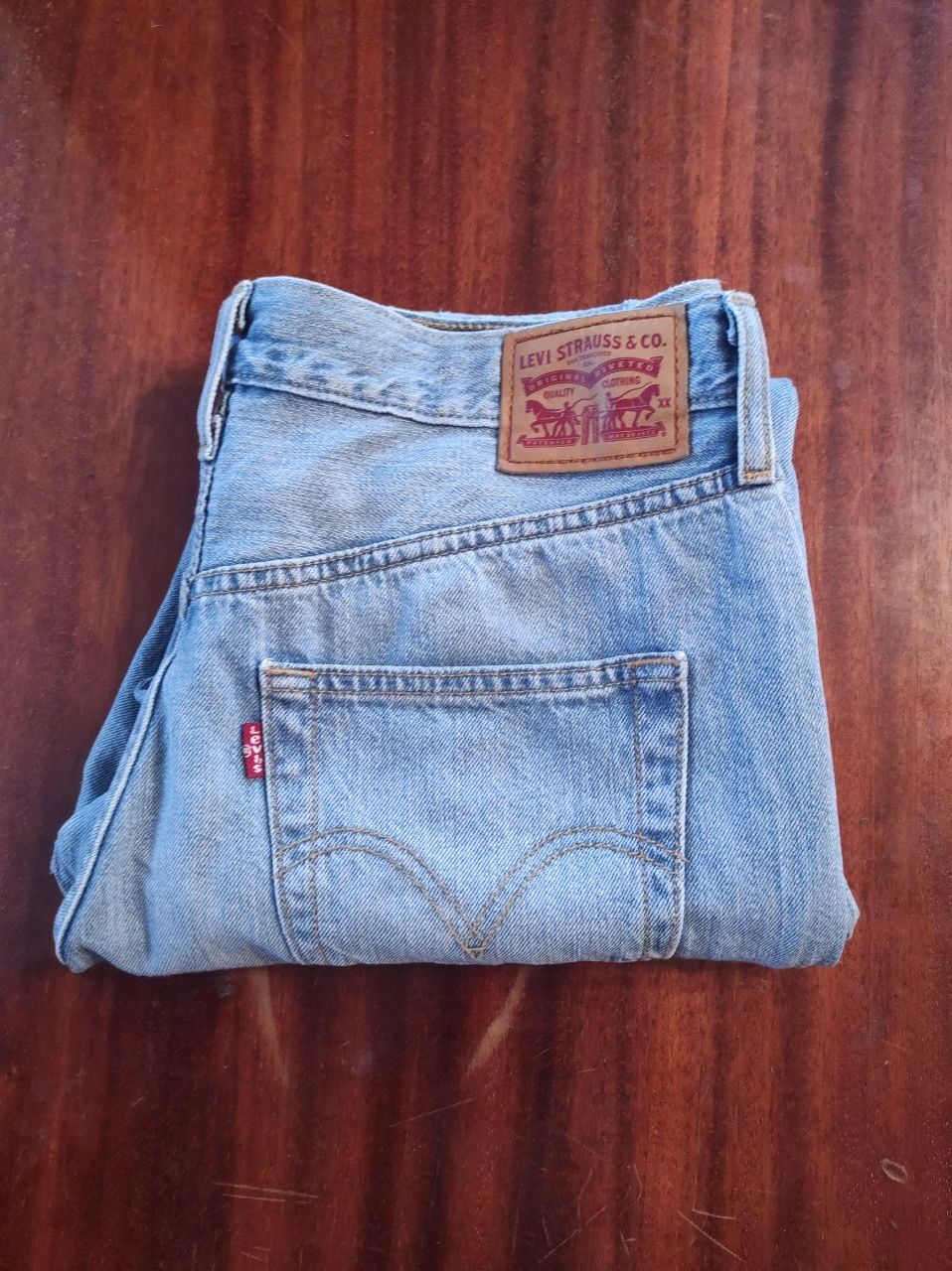 Джинси Levi's на гудзиках