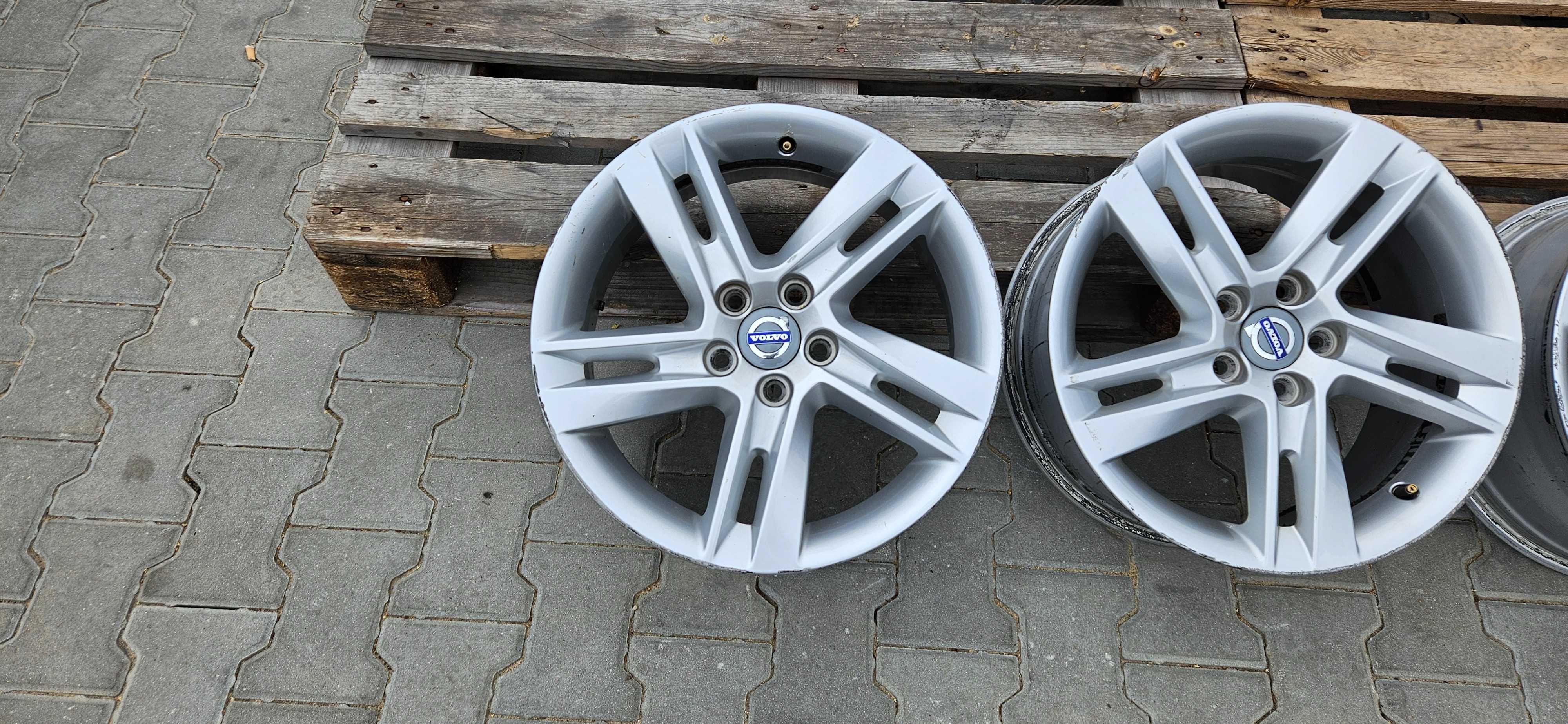 Felgi 17 cali Volvo 8jx17 et55