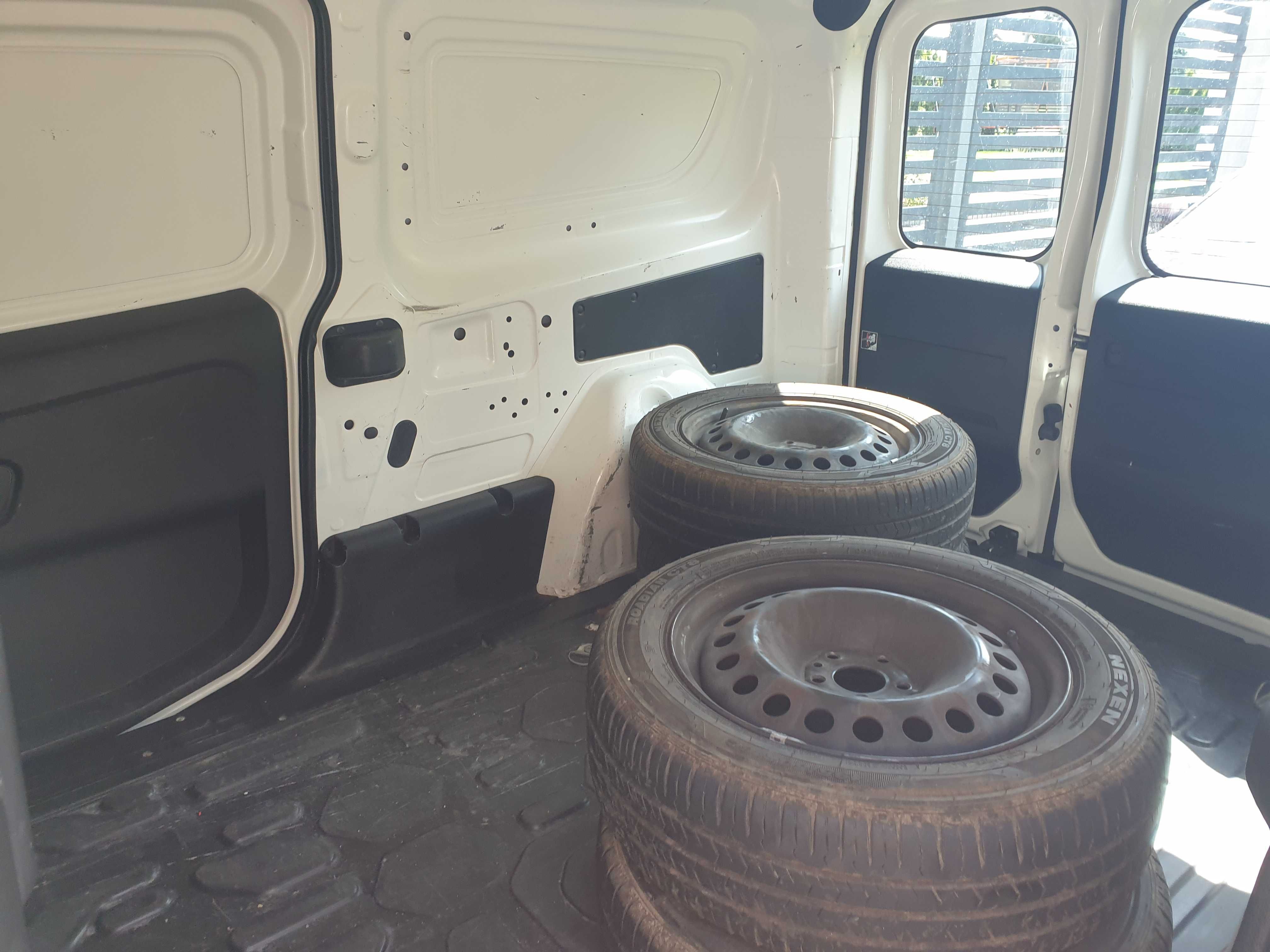 Wynajmę samochód dostawczy Fiat Doblo, ład. 1t, od 80zł za dobę