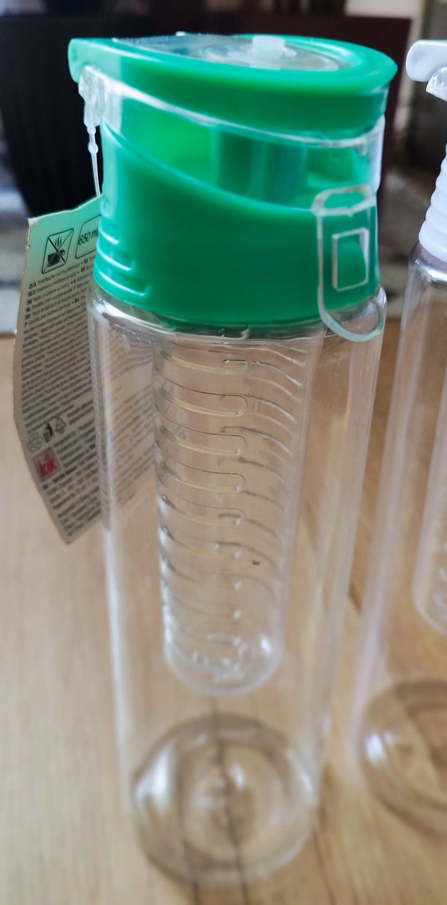 Butelka bidon na owoce i wodę zimne napoje 650ml