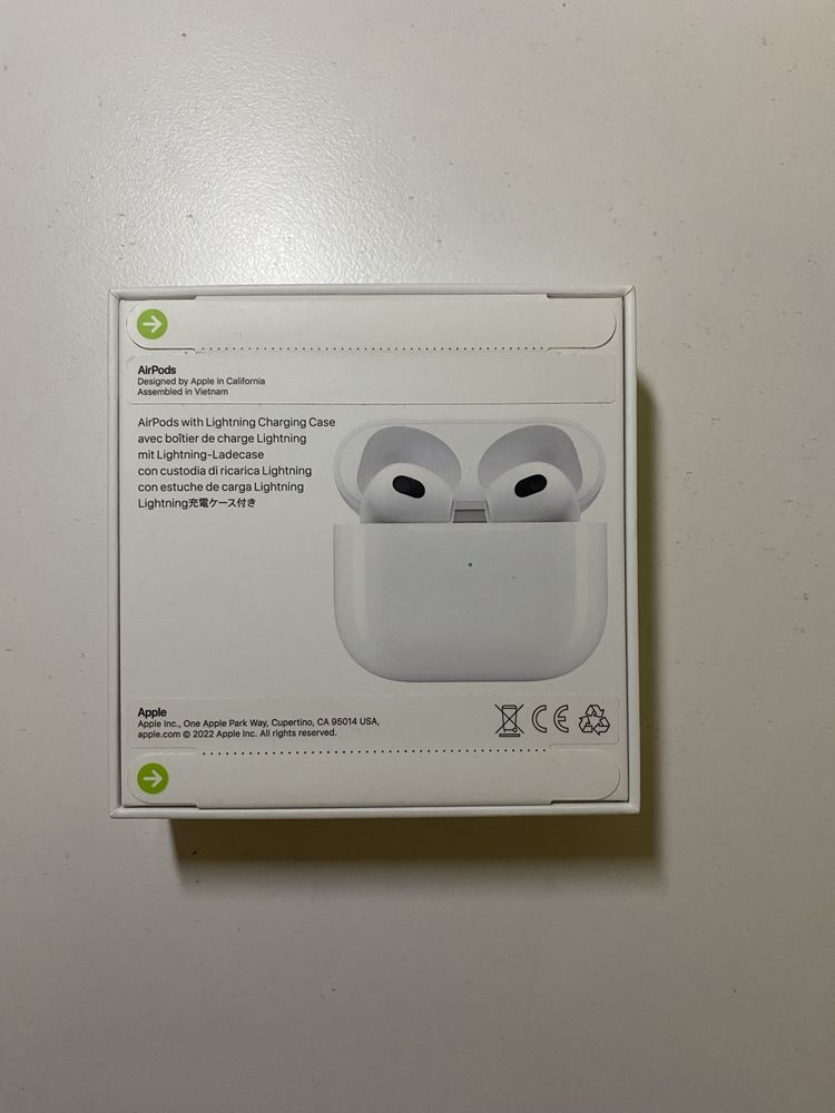 AirPods (3rdgen) with Lightning Charging Case