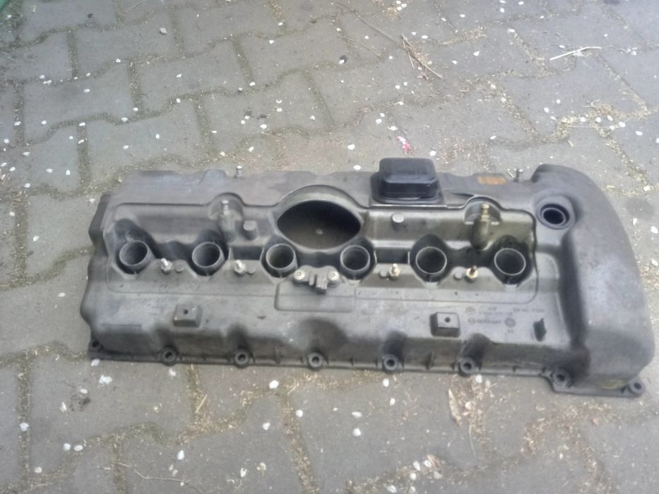 Pokrywa zaworow N52 bmw e60/61 e90/91 e87
