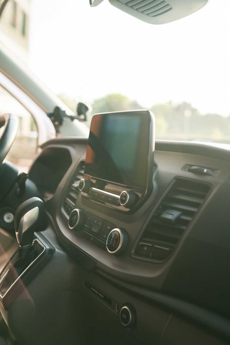 Wynajem busa | Bus 9-osobowy | Automat | Wołów i okolice | Hopbus