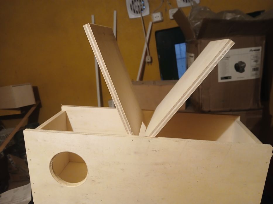 Ninhos de madeira novos várias medidas