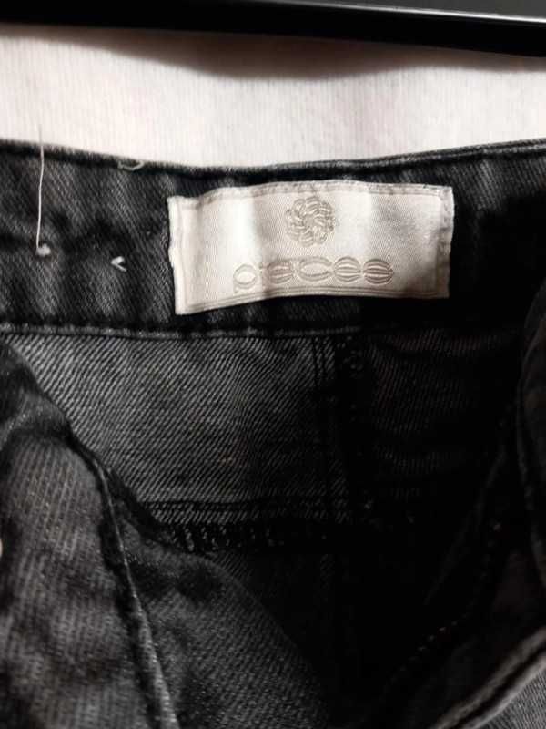 Szare jeansowe damskie spodenki Pieces