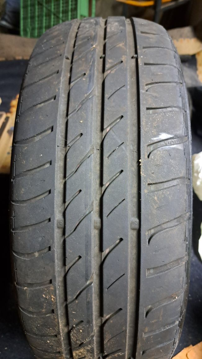 Pneus  185/60/15 continental