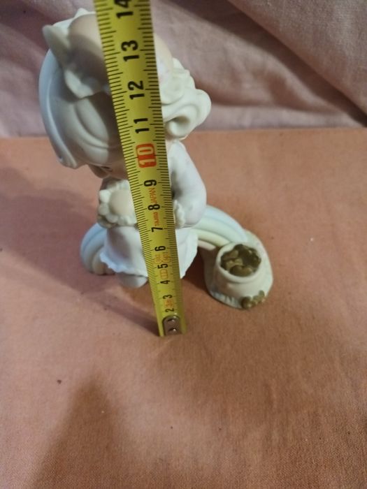 Estatuetas em biscuit ( penso)