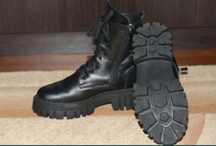 Зимові шкіряні жіночі черевики  39р.