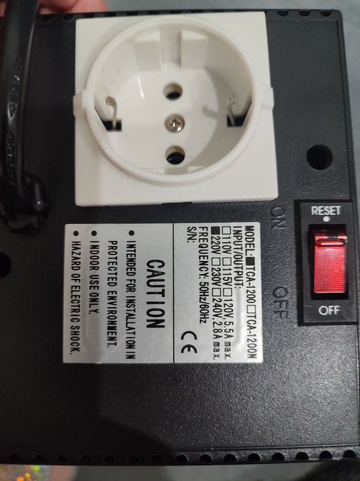 Стабилизатор напряжения Powercom TCA-2000 Black