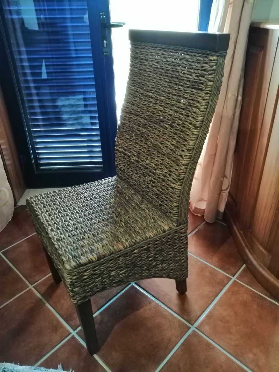 Cadeiras em tecelagem natural de banana