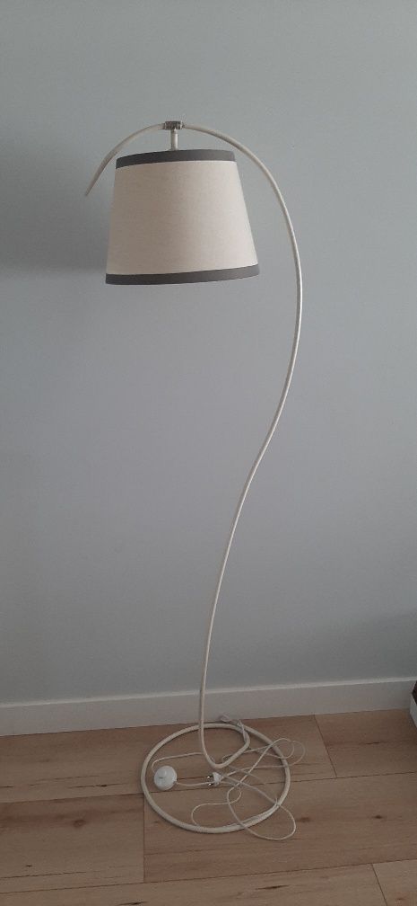 Lampa stojąca industrialna