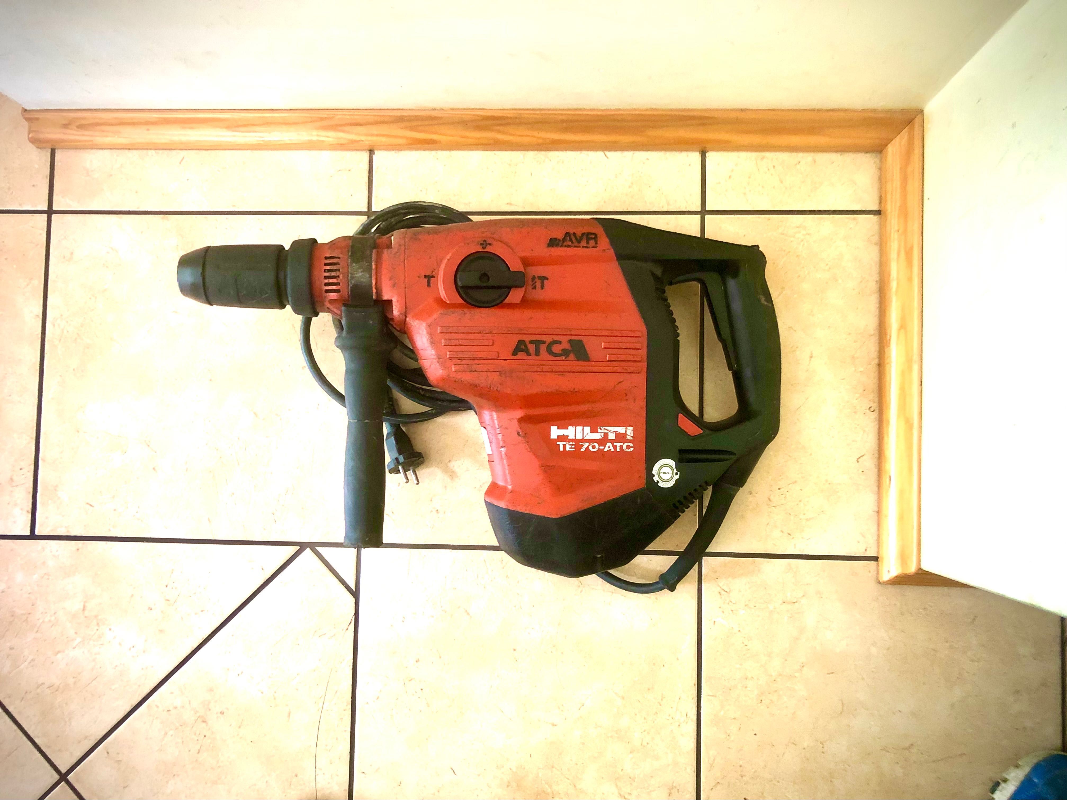 Młotowiertarka Hilti TE 50 AVR lub TE 70 ATC