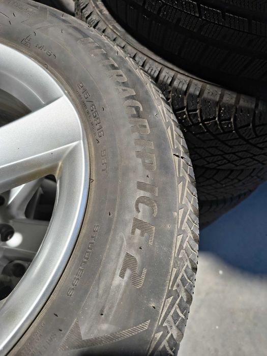 Opona 215/65 R16 Goodyear Ultragrip Ice 2