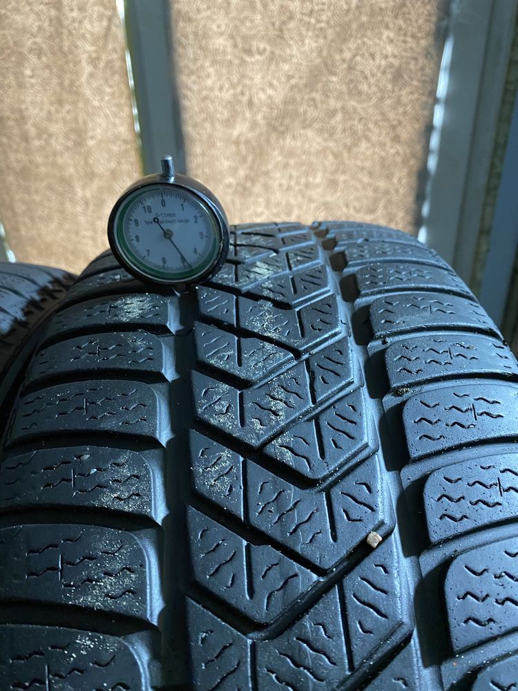 Шины  225/45 R18 зимние пара Pirelli Sottozero 3.