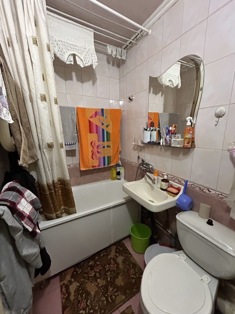 Продам 1к квартиру . Виставка . Проспект миру 60/3 .