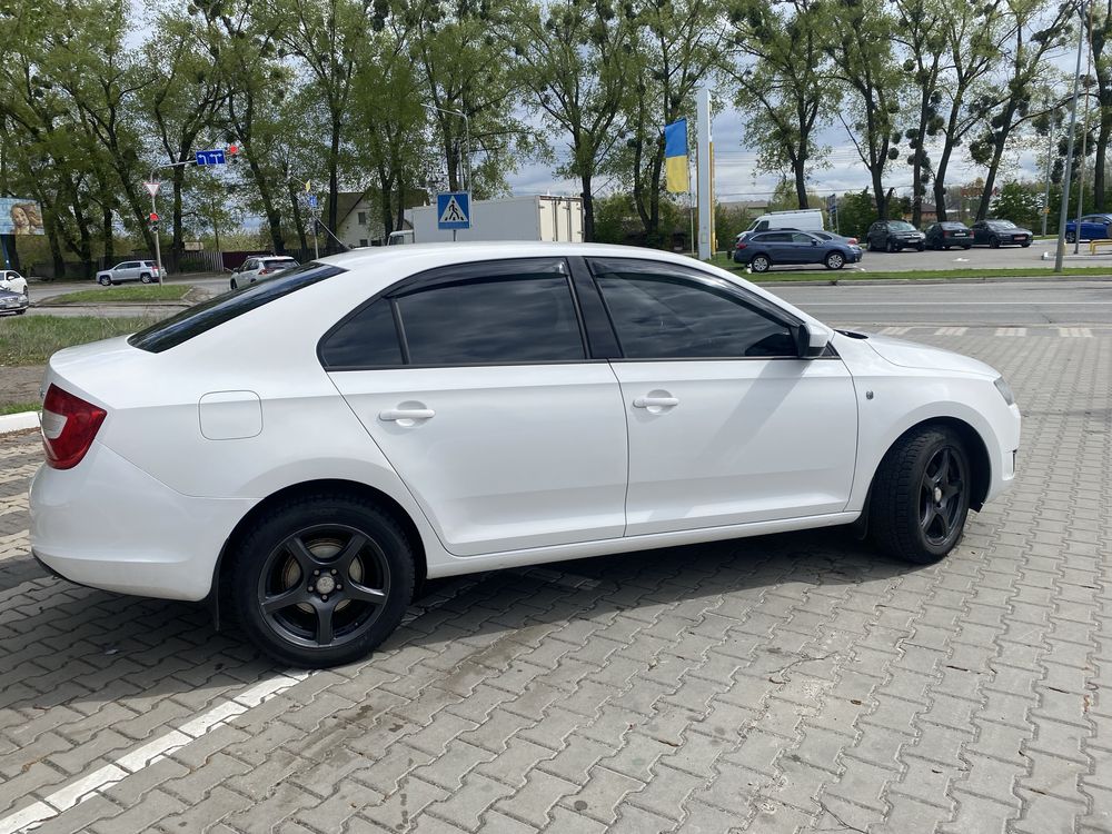 Шкода Skoda Rapid