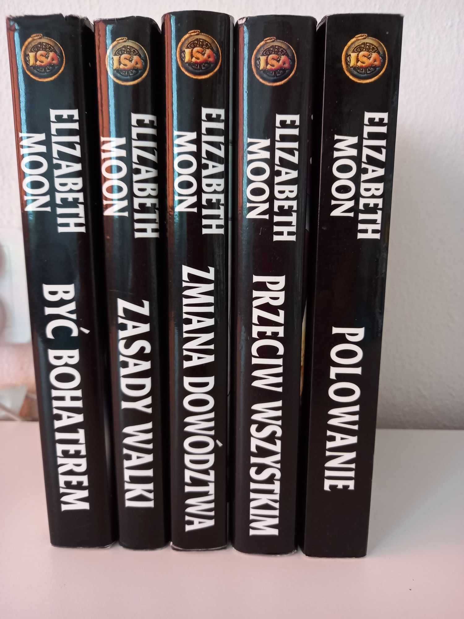 Elisabeth Moon, Być bohaterem, Zasady walki, Zmiana dowództwa i 2 inne