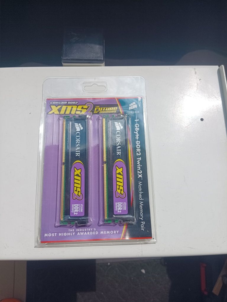 Pamięć RAM DDR2 dwie kostki 512 mb