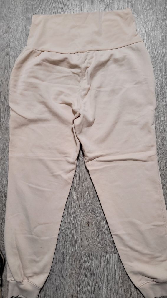 Новые спортивные штаны для беременных  old navy