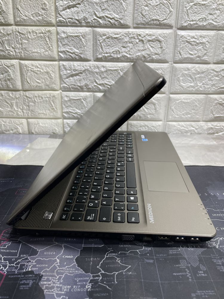 Сенсорний Ноутбук Medion E6412T