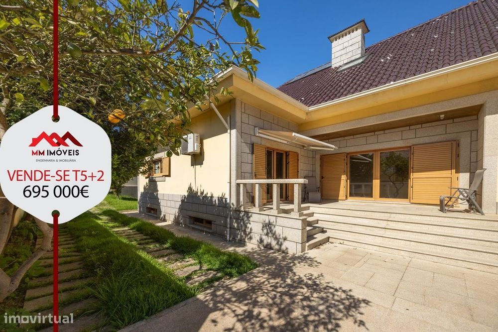 Moradia T5+2 | Vila Nova de Gaia | Luxo | Piscina | 4 Frentes | Garage