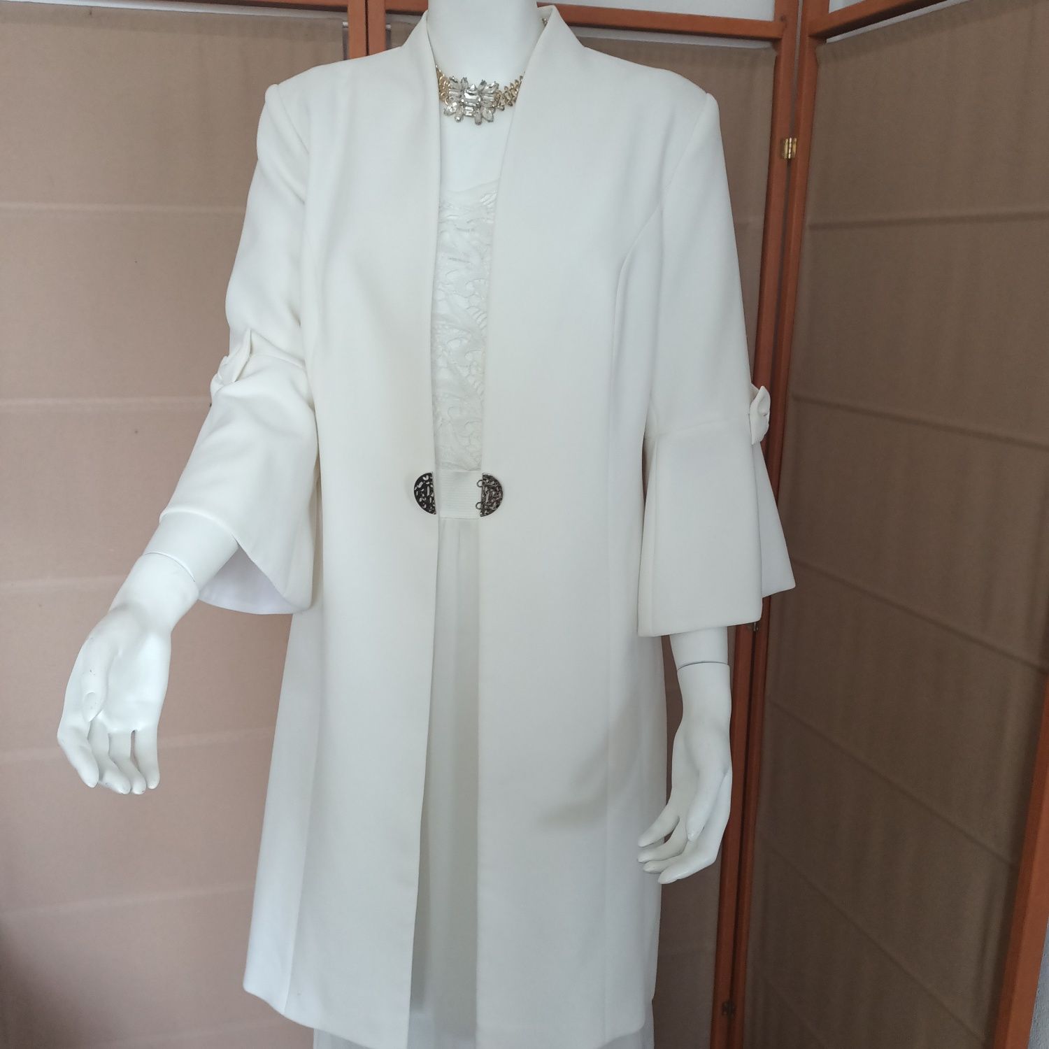 Suknia ślubna plus płaszcz r.42